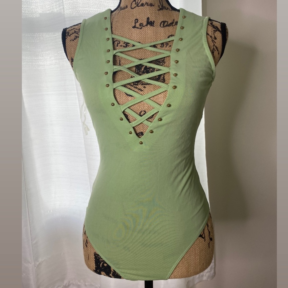 Low cut strappy Bodysuit